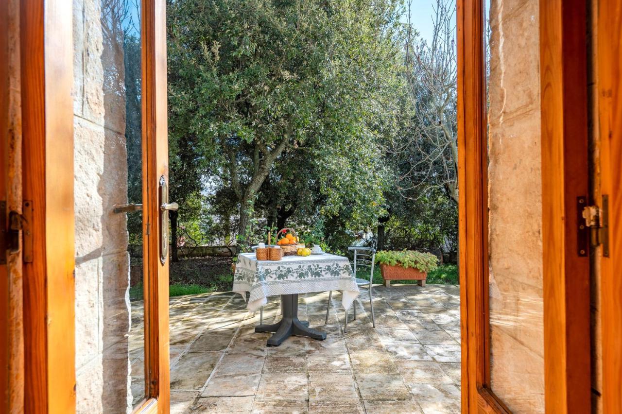 Trullo Nova - Ostuni Villa Bagian luar foto